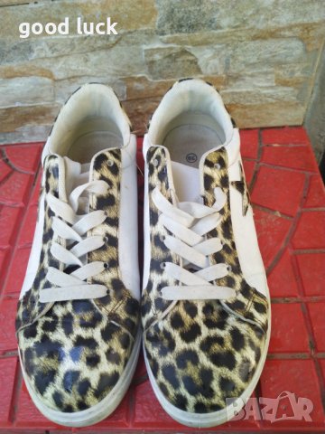 Дамски маратонки 39 номер.