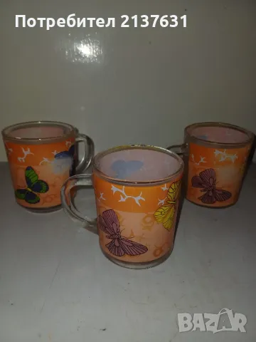 СТЪКЛЕНИ ЧАШИ с дръжка с ПЕПЕРУДИ , снимка 2 - Чаши - 47414586