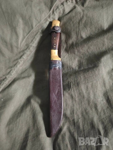 Продавам стар нож