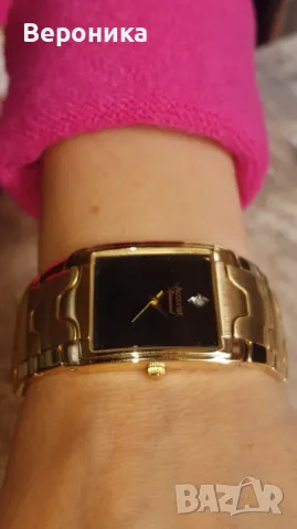 Продавам часовник Accurist