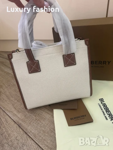 Дамска чанта Burberry , снимка 4 - Чанти - 51405032