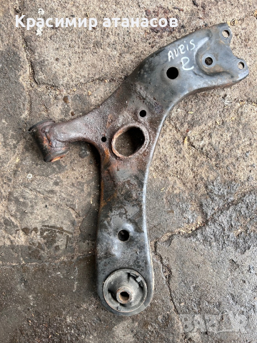 Носач преден десен за Тойота Аурис.2006-2012г