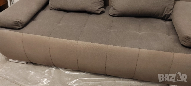 Капитониран диван Jysk 195x90 cm , снимка 2 - Дивани и мека мебел - 52512069