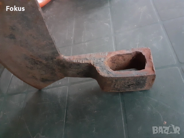 Стара голяма кована брадва - кривица, снимка 6 - Антикварни и старинни предмети - 53280207