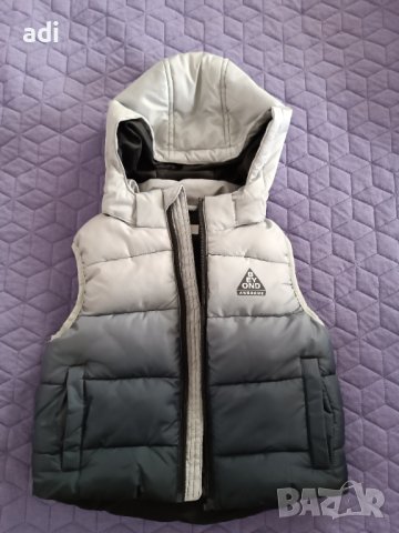 Ватиран елек с качулка