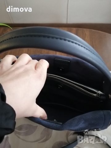 Тъмно синя чанта, снимка 3 - Чанти - 36042413