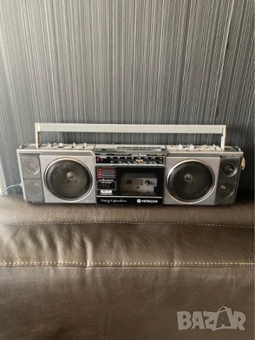 HITACHI TRK-6701W VINTAGE RETRO BOOMBOX радио касетофон, снимка 2 - Радиокасетофони, транзистори - 53389137