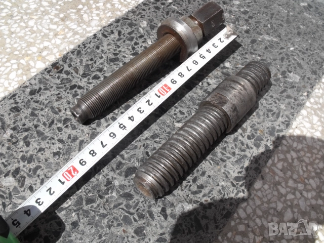 Стоманени Винтове с гайки