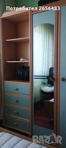 Комплект обзавеждане-етажерка, двукрилен гардероб, бюро, стол, бонус килим, снимка 4 - Гардероби - 53619091