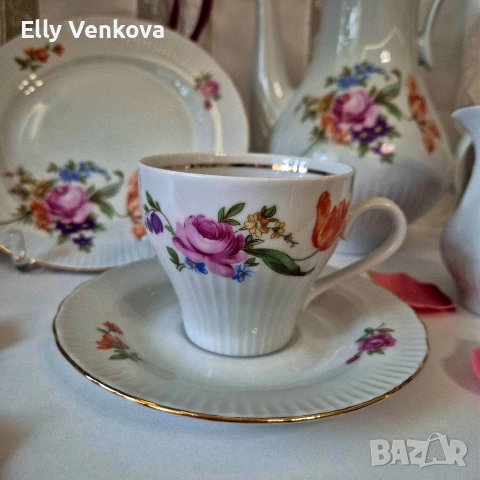 Винтидж порцеланов сервиз за чай или кафе Jlmenau, снимка 3 - Сервизи - 52888123