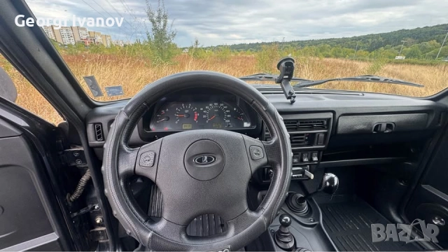 Лада Нива Урбан 4x4, 2017 г., снимка 5 - Автомобили и джипове - 51936707