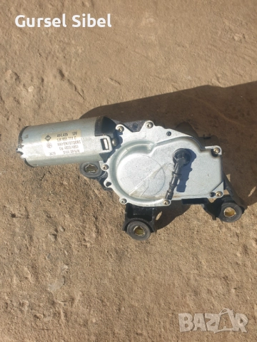 Моторче.за задна чиштачка  голф 4, снимка 2 - Части - 52964374