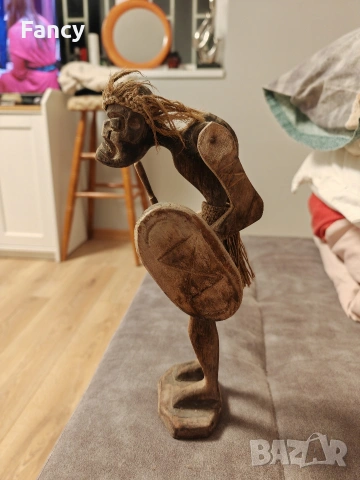 Дървена статуетка на африкански войн, снимка 2 - Антикварни и старинни предмети - 53120337