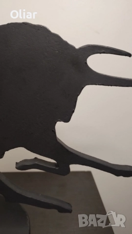 Много тежка, модернистична статуетка на бик. Метал., снимка 4 - Статуетки - 52203850