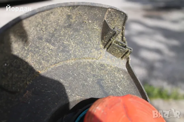 Електрически тример за трева ''Gardena SmallCut 300'' , снимка 10 - Градинска техника - 49961329