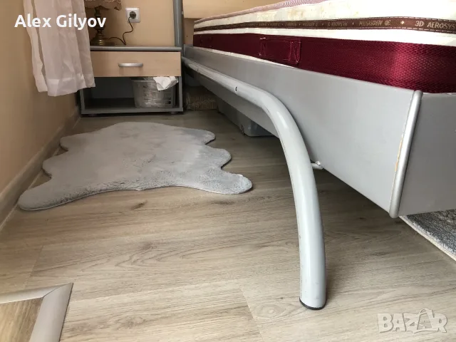 Легло с матраци и шкафчета, снимка 3 - Спални и легла - 56375844