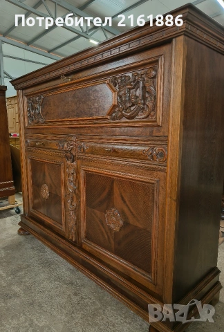 Елегантен дъбов шкаф с дърворезба , снимка 4 - Шкафове - 53005202