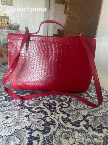 Лачена дамска чанта - червена, снимка 2 - Чанти - 50524147