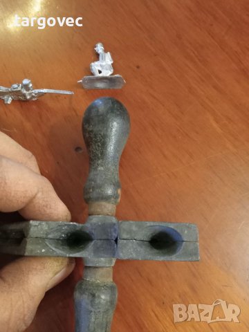 Старинна немска матрица калъп за оловни войници d.r.g.m, снимка 3 - Антикварни и старинни предмети - 40264684