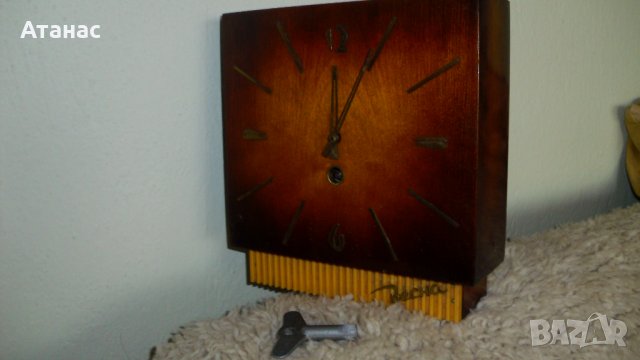 Руски стененни  часовници - Янтар и Весна  от СССР, снимка 5 - Стенни часовници - 32902752