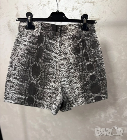 пола панталон , снимка 2 - Къси панталони и бермуди - 51459887