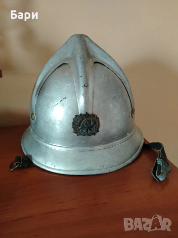 Стара пожарникарска алуминиева каска, снимка 2 - Други ценни предмети - 53346039