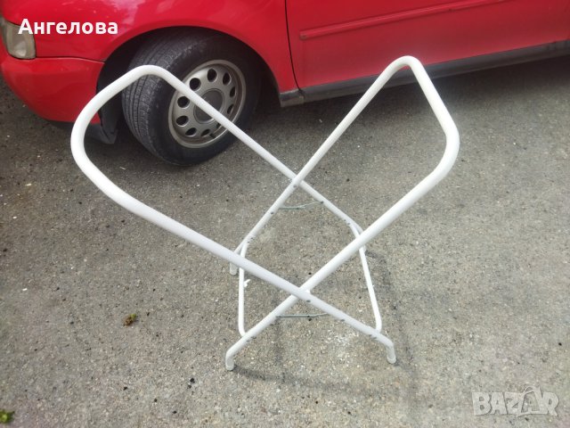 Стойка за корито