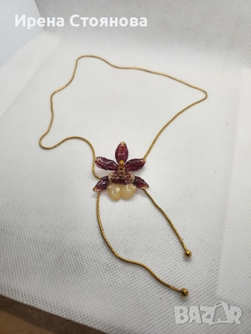 Колие с естествен цвят на мини орхидея. , снимка 2 - Колиета, медальони, синджири - 53614060