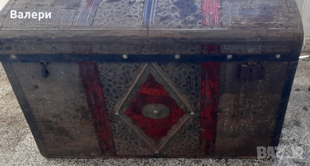 Старинна ракла (сандък за чеиз)