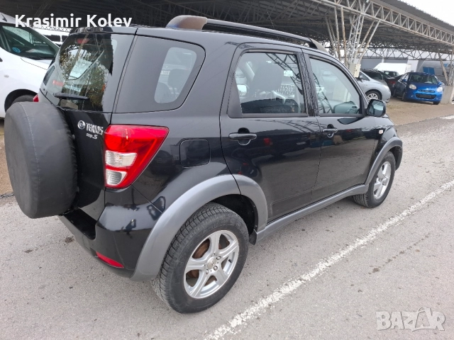 Дайхацу Териос, снимка 4 - Автомобили и джипове - 52488699