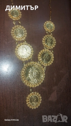 дамско колие