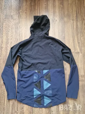 Страхотно мъжко яке ветровка CRAFT размер M , снимка 7 - Якета - 49523369