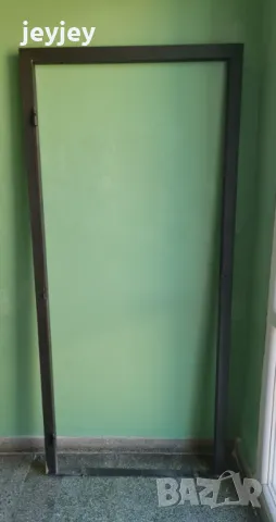 Метална входна врата с каса, снимка 11 - Входни врати - 47985468