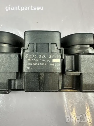 Централни Аварийни Бутони на Мерцедес Mercedes-benz W203 2038203710, снимка 2 - Части - 49086857