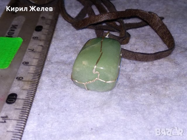 КРАСИВ ВИНТИДЖ - АРТ МЕДАЛЬОН НАТУРАЛЕН КАМЪК ЗЕЛЕН АХАТ с ШНУРЧЕ от ВЕЛУР 21393, снимка 5 - Колиета, медальони, синджири - 41483301