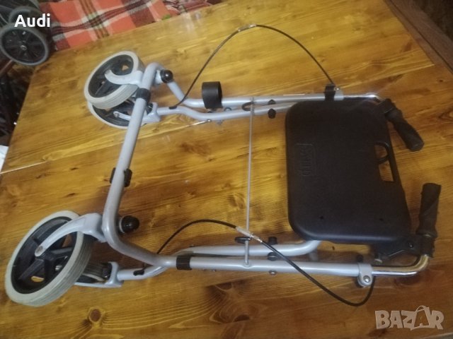 Сгъваема проходилка ролатор за възрастни, оперирани, трудно подвижни хора. Марка: DRIVE Седалка за с, снимка 4 - Ролатори - 42132604