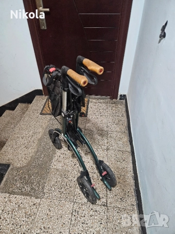 Ролатор проходилка , снимка 4 - Инвалидни колички - 52484625