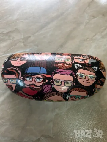 Голям твърд калъф за слънчеви очила, снимка 7 - Други - 48070640