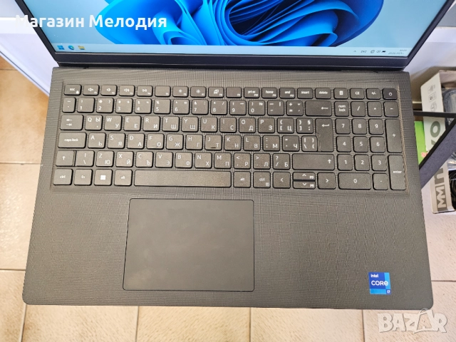 15,6" лаптоп Dell Vostro 3520 Intel Core i7-1255U Intel Iris Xe Graphics Ram 16GB HDD 1TB Windows 11, снимка 3 - Лаптопи за дома - 52488644