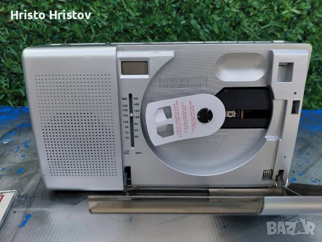 Продаване чисто нов ( SOUNDMASTER ) COMPACT DISC PLAYER AM/ FM RADIO, снимка 2 - Радиокасетофони, транзистори - 56164889