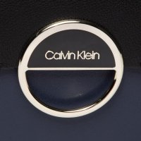 CALVIN KLEIN нова оригинална дамска чанта, снимка 6 - Чанти - 40588072