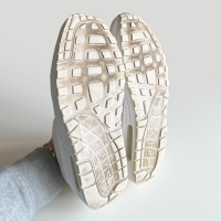 Обувки Nike Air Max 1 - Triple White 43, снимка 7 - Маратонки - 44687236