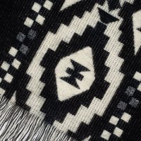 Автентичнo еквадорско унисекс вълнено пончо с вълк, различни цветове, снимка 4 - Палта, манта - 35847402