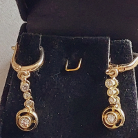 Златни дамски обеци с брилянти,злато 14к, снимка 1 - Обеци - 44583825