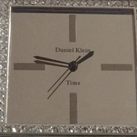 Дамски часовник DANIEL KLAIN с кристали Сваровски изискан стилен дизайн б- 23487, снимка 2 - Дамски - 36124340