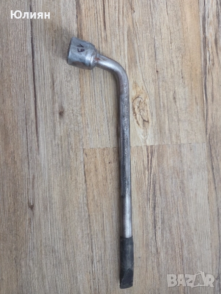 Форд ,ключ за гуми, снимка 1