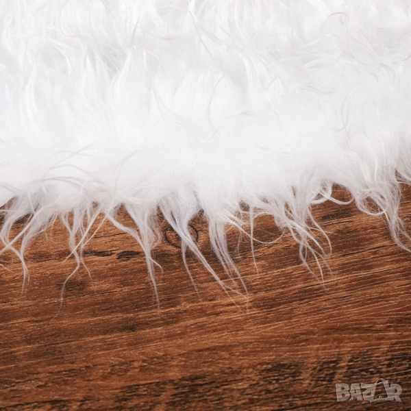 Бяла кръгла плюшена подложка за коледно дърво,елегантна украса за празничния декор., снимка 1