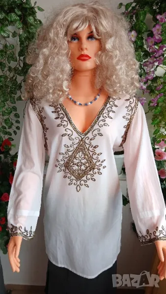 Бяла рокля тип туника с бродирани мъниста и лотури., снимка 1