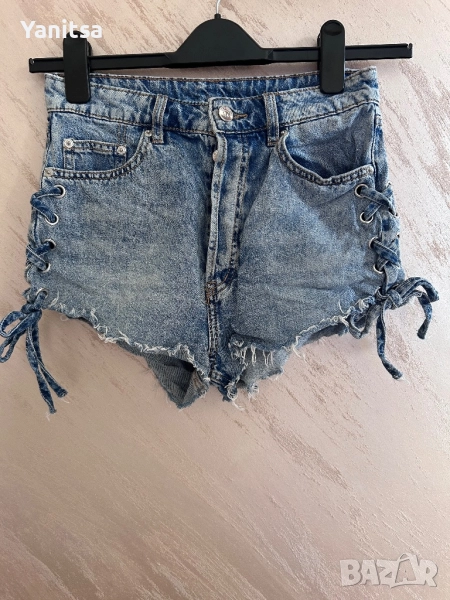 Летен лот: дънкови къси гащи и два гащеризона, снимка 1