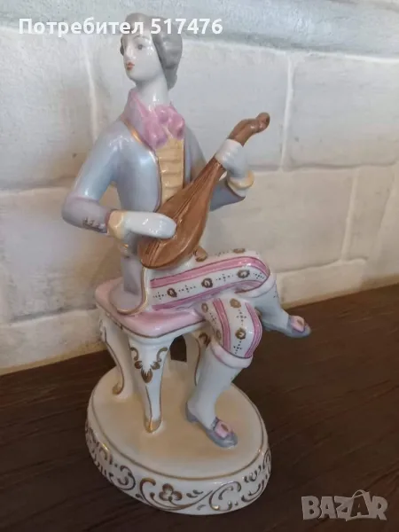 Порцеланова фигура Hollohaza, снимка 1